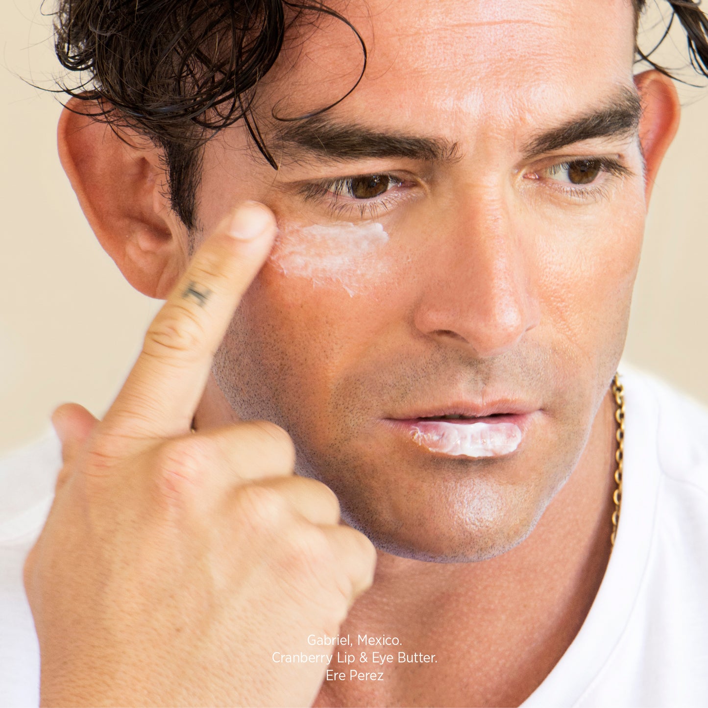 Crema con Arándano para labios y ojos.
